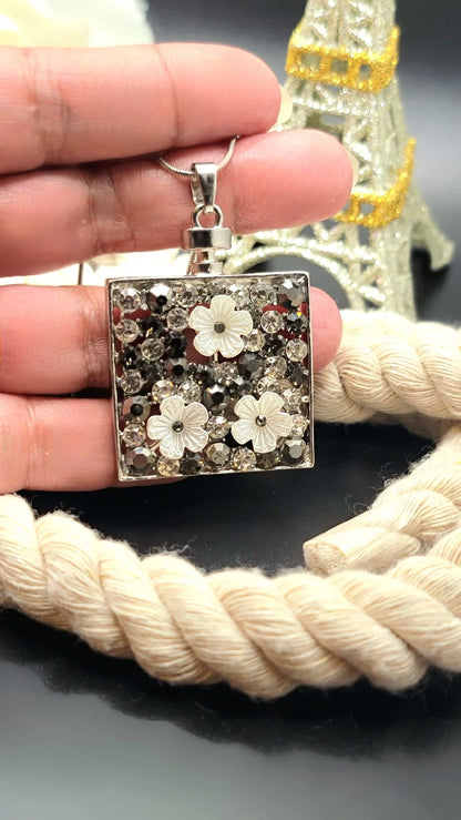 Pendentif floral chic, bijoux élégants simples, accessoire de haute qualité, bijoux élégants pour femmes, mode de luxe, fabrication artisanale