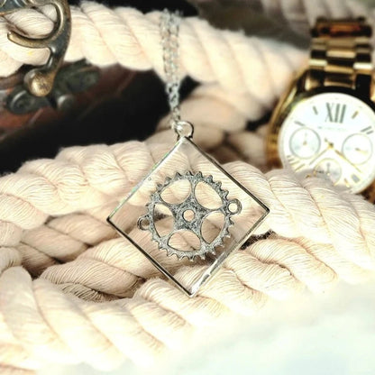 Elegant Art and Technological Steampunk Necklace, Unique Wheel Gear Design Pendant