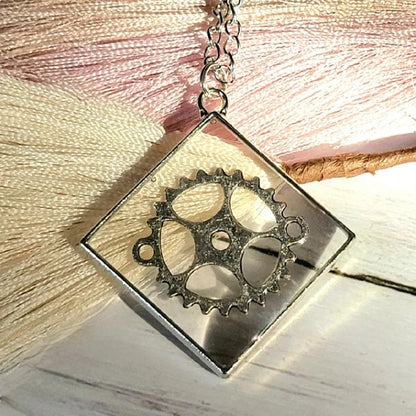 Elegant Art and Technological Steampunk Necklace, Unique Wheel Gear Design Pendant