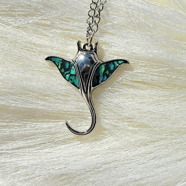 Silver Stingray Necklace, Manta Ray Charm, Sea Animal Pendant, Sting Ray Accessory, Beach Wear Jewelry, Beach Lover Necklace