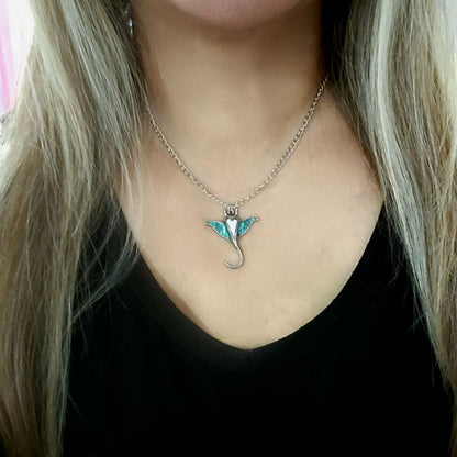 Collier Stingray en argent, bibelot Manta Ray, pendentif animal marin, bijoux Sting Ray, bijoux de vêtements de plage, accessoire pour amoureux de la plage