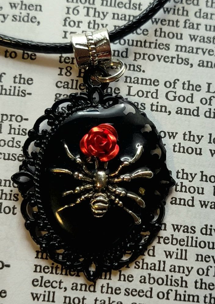 Silver Tarantula Spider Necklace, Intricate Insect Pendant, Edgy Fashion Jewelry, Creepy Chic Design Accessory, Gothic Crawly Charm