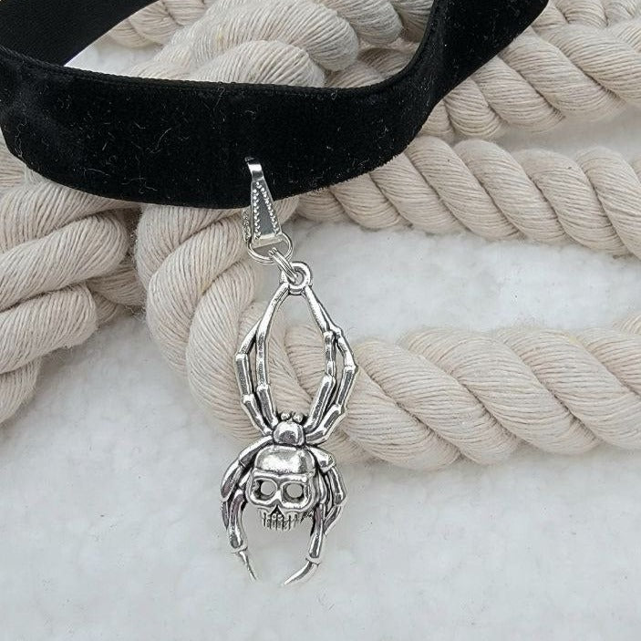 Statement Skull Head Choker, Unique Gothic Necklace, Dark Elegance Jewelry, Enigmatic Style Accessory