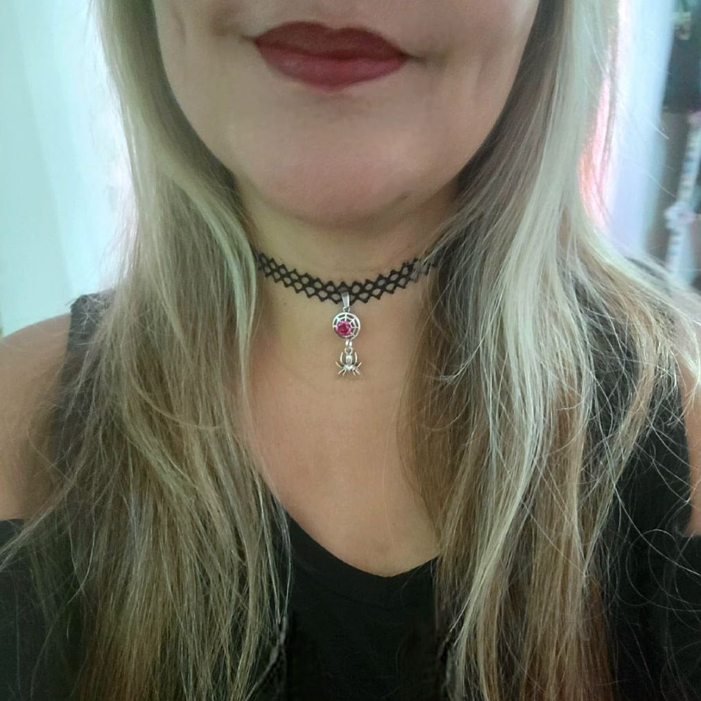 Gargantilla de araña pequeña, collar de encaje de telaraña, accesorio único de Halloween, joyería linda espeluznante, moda espeluznante, joyería de estilo gótico hecha a mano