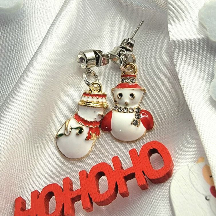 Winter-Themed Joyful Snowman Mismatched Earrings, Holiday Ensemble Statement Jewelry, Whimsical Winter Pendants, Snow-Filled Festive Charms