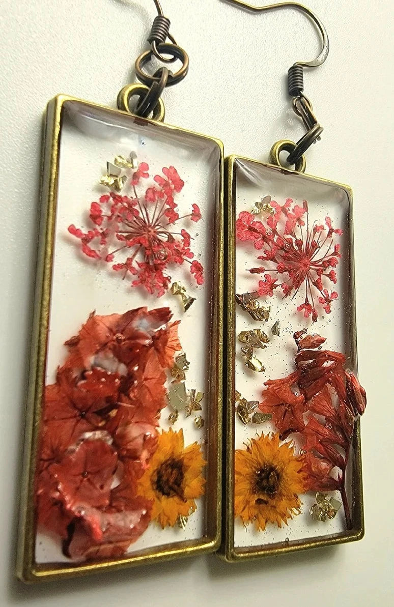 Sun-Kissed Morning Meadow Earrings,  Handcrafted Daisy Resin Dangle, Nature-Inspired Jewelry Art, Vibrant Fall Botanical Drop