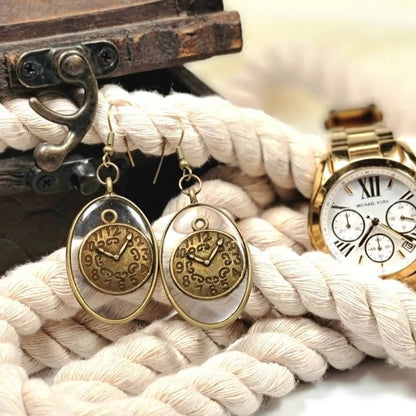 Boucle d’oreille chronomètre en bronze antique, bijoux d’horlogerie scellés en résine, accessoire historique d’inspiration victorienne, style Steampunk élégamment conçu