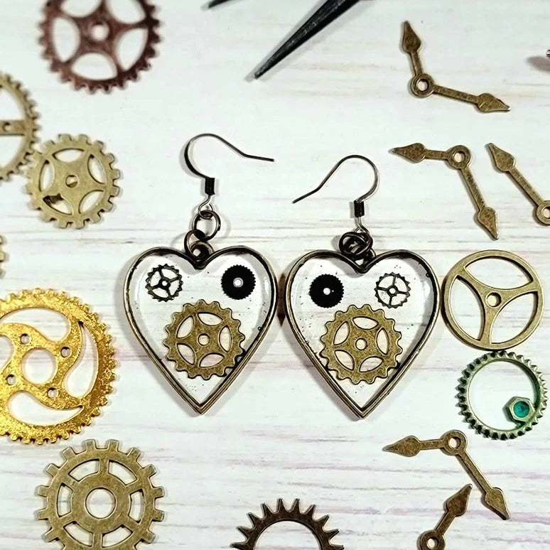 Steampunk Heart Earrings, Victorian Era Inspired Dangle, Artistic Wheel & Cog Jewelry, Nostalgic Vintage Theme Pendant, Elegant Timeless Charm