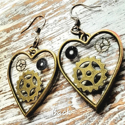 Steampunk Heart Earrings, Victorian Era Inspired Dangle, Artistic Wheel & Cog Jewelry, Nostalgic Vintage Theme Pendant, Elegant Timeless Charm