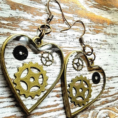 Steampunk Heart Earrings, Victorian Era Inspired Dangle, Artistic Wheel & Cog Jewelry, Nostalgic Vintage Theme Pendant, Elegant Timeless Charm