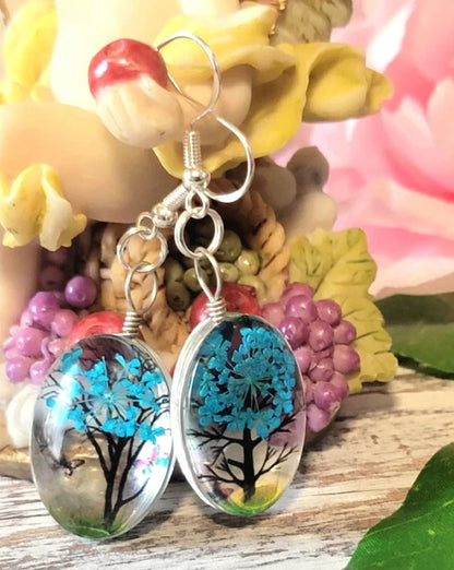 Boucle d’oreille turquoise baby’s Breath, design floral flottant, bijoux silhouette arbre de vie, pendentif fleur préservée, design naturellement pressé