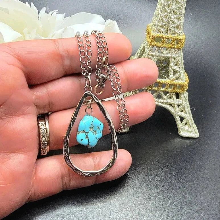 Pendentif en pierre turquoise en forme de larme, collier inspiré du sud-ouest, bijoux polyvalents et faciles à associer, talisman de protection, positif