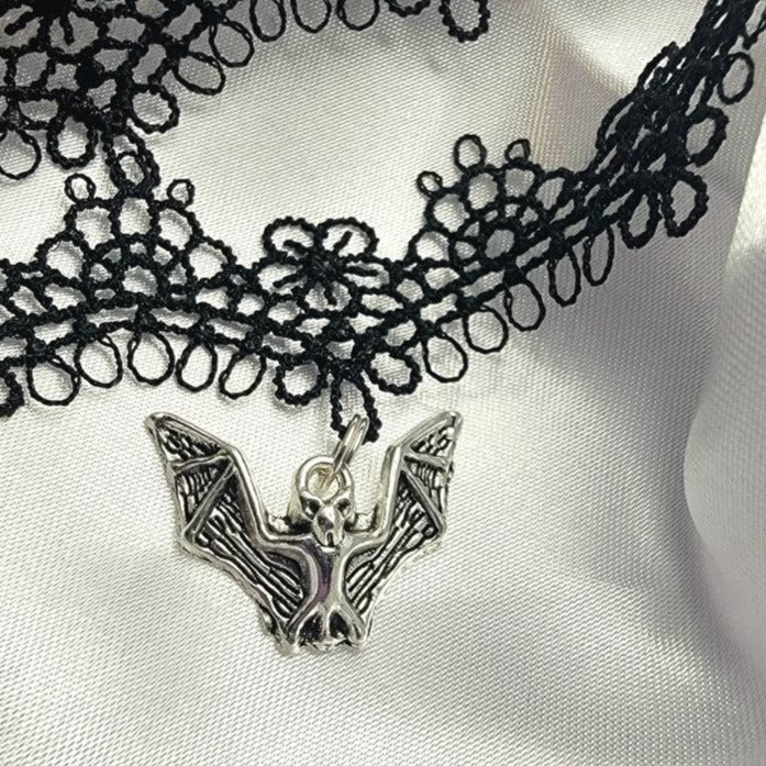 Nocturnal Grace Vampire Bat Choker, Mystique &amp; Unique Jewelry Design, Accessoire polyvalent, Pendentif d’Halloween énervé, Symbole de la magie de la nuit