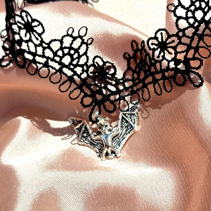 Nocturnal Grace Vampire Bat Choker, Mystique &amp; Unique Jewelry Design, Accessoire polyvalent, Pendentif d’Halloween énervé, Symbole de la magie de la nuit