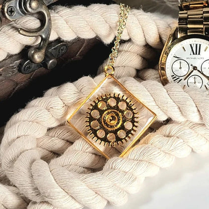 Conception fascinante d’engrenages à roue dorée, bijoux de déclaration avec éléments mécaniques, bijoux modernes d’élégance nostalgique, Steampunk avant-gardiste