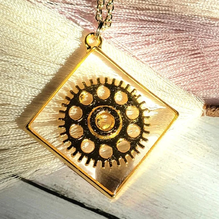 Mesmerizing Golden Wheel Gear Design Necklace, Steampunk Gear Pendant