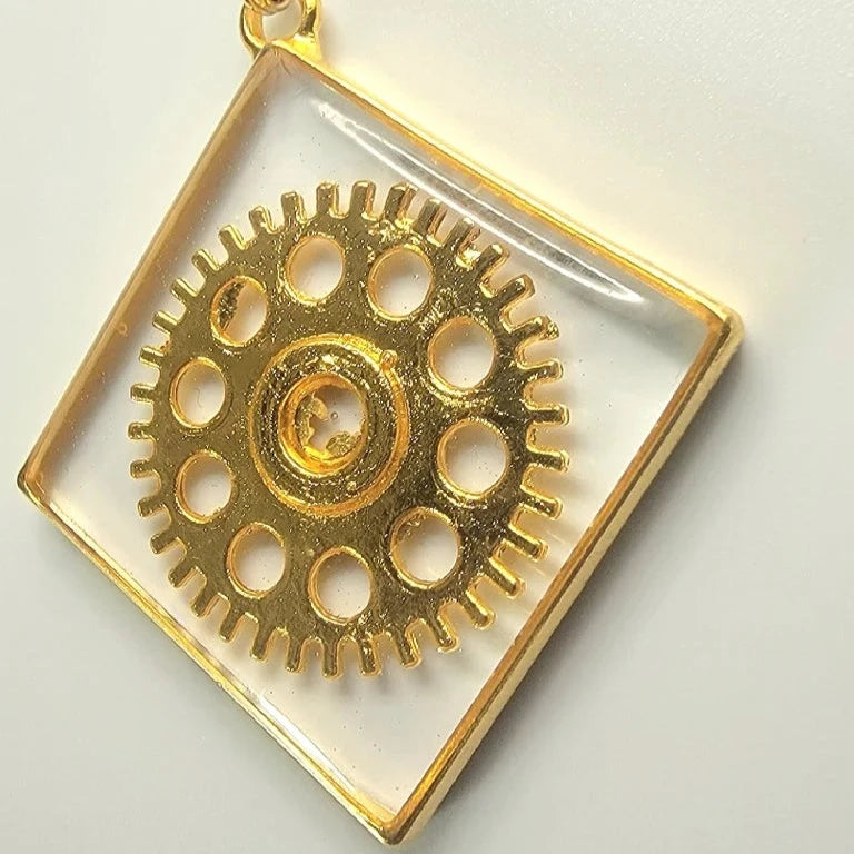 Mesmerizing Golden Wheel Gear Design Necklace, Steampunk Gear Pendant