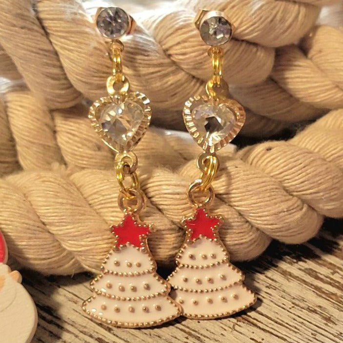 Boucles d’oreilles White Christmas Tree Dangle, Bijoux de vacances fantaisistes, Dangle de mode d’hiver, Bijoux festifs élégants, Accessoire mousseux enneigé