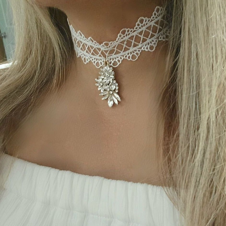 Elegant White Lace Floral Choker, Demure Elegance w/ Sparkling Allure, Day to Night Accessory