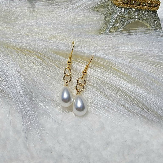 Boucle d’oreille classique en perle blanche, goutte en forme de larme, bijoux de mariée de luxe, accessoire de mariage élégant, pendentif gracieux avec attrait vintage