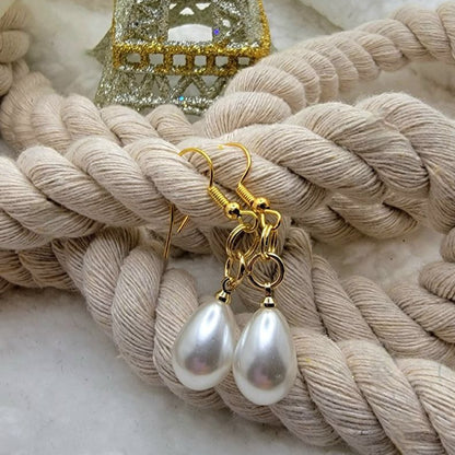 Boucle d’oreille classique en perle blanche, goutte en forme de larme, bijoux de mariée de luxe, accessoire de mariage élégant, pendentif gracieux avec attrait vintage