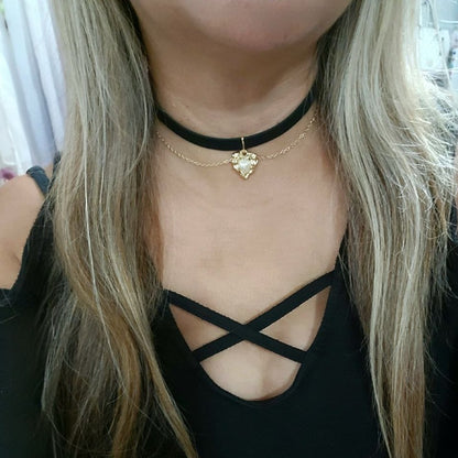 Gargantilla de cadena de oro perla blanca, cordón de terciopelo negro de moda, collar estilo lolita, banda para el cuello elegante, joyería gótica de lujo, alta costura