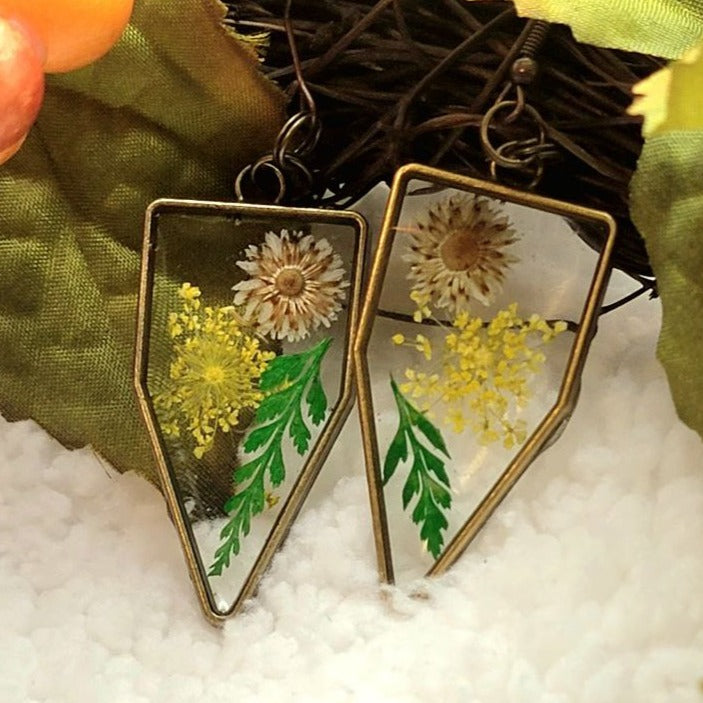 Boucle d’oreille Sunshine Yellow &amp; Green Medley, Timeless Beauty Garden Dangles, Cadeau parfait pour les amoureux de la nature, Bijoux écologiques uniques