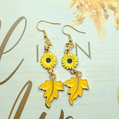 Pendiente de hoja de arce amarilla y girasol amarillo, colgante de hoja delicada, joyería amante de la naturaleza, joyería de otoño, diseño inspirado en la naturaleza, moda de otoño