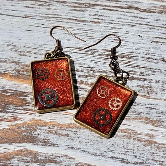 Steampunk Genre Dangling Earring, Antique Themed Aesthetic Pendant w/ Modern Craftsmanship, Wearable Testament to Creativity, For History Enthusiast