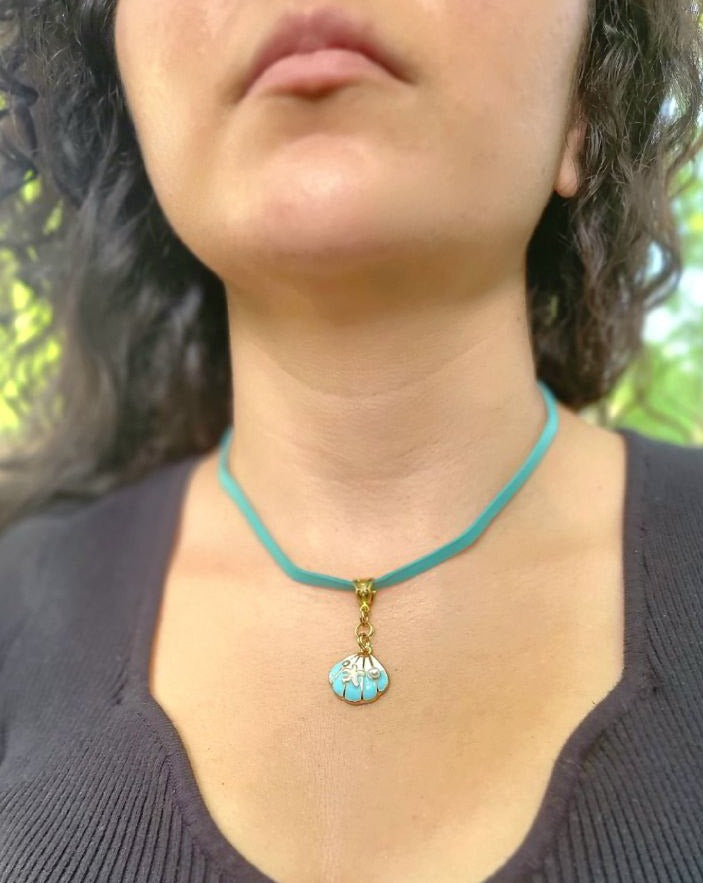 Clamshell & Pearl Choker, Beach-Inspired Jewelry with Starfish, Turquoise Deer Skin Lace Necklace, Elegant Sea-Themed Accessory